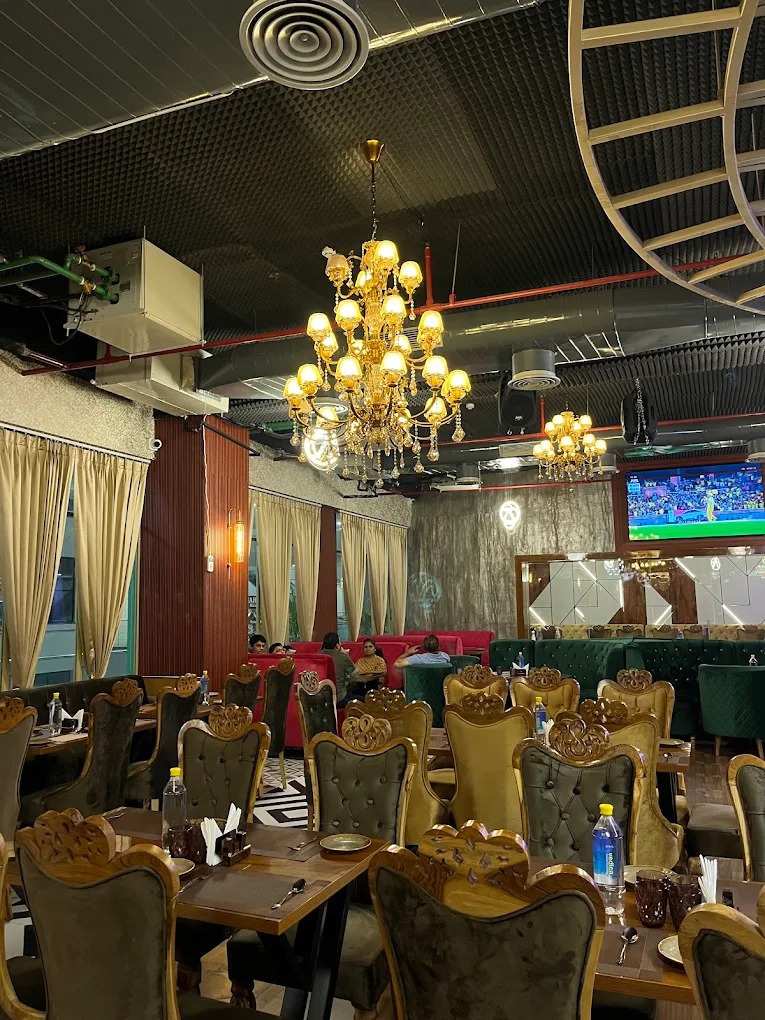 Shahi Mahal Royal Dining Hall & Grand Chandeliers